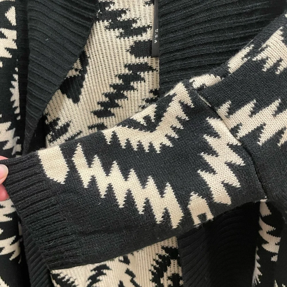 Black and Cream bohemian  Cardigan 🖤Final Price🖤 - Picture 8 of 8